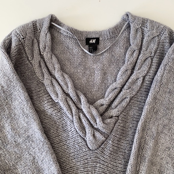 H&M sweater - Picture 3 of 7